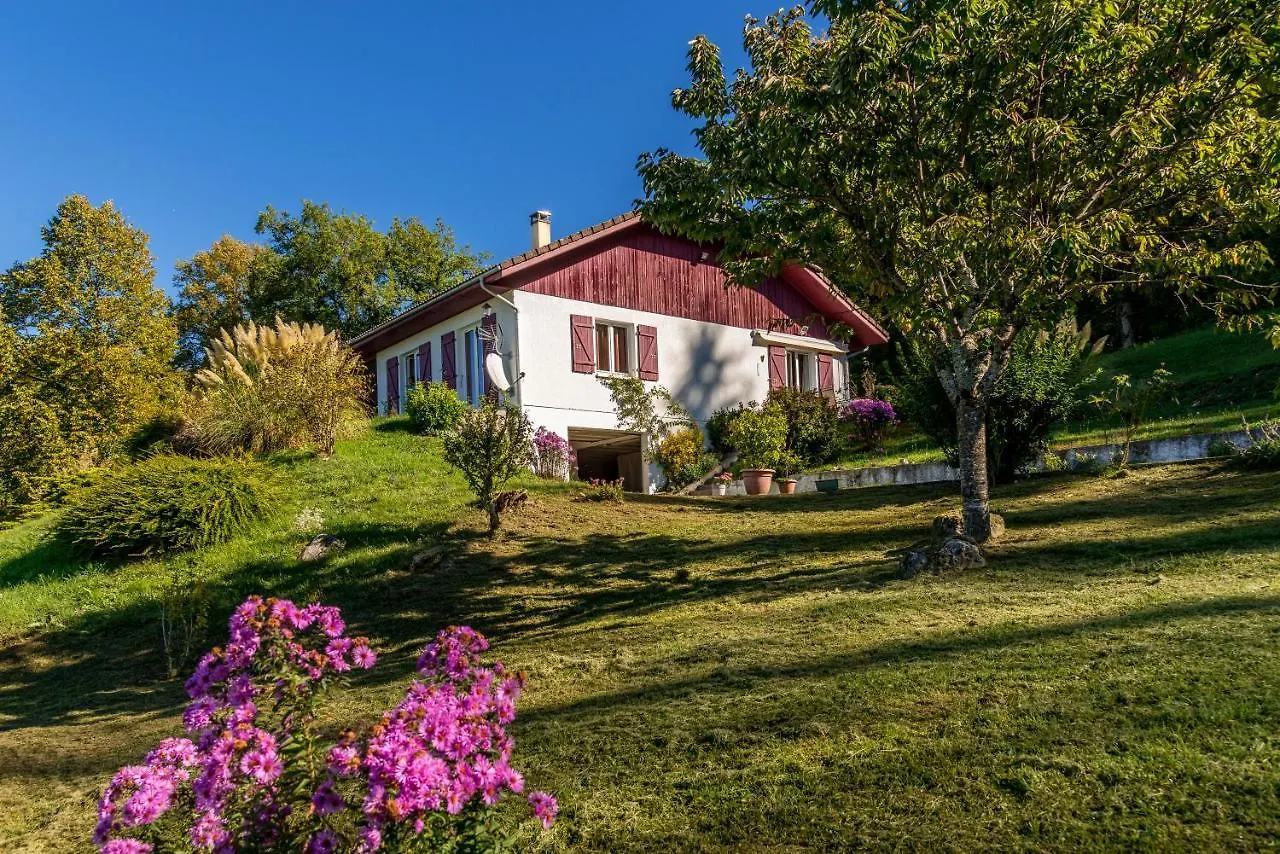 Maison Dans Un Parc De Verdure Verthemex 0*,